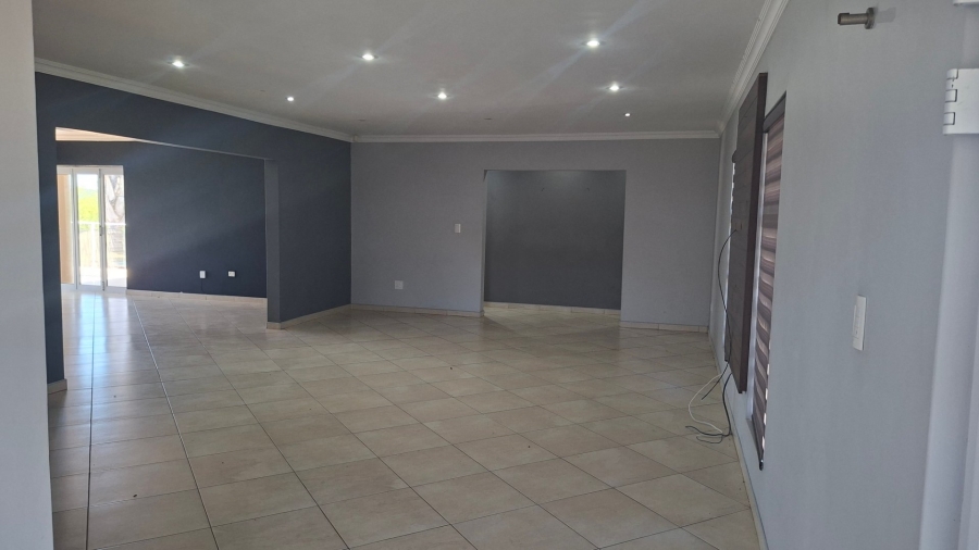 4 Bedroom Property for Sale in Sunrise On Sea Eastern Cape
